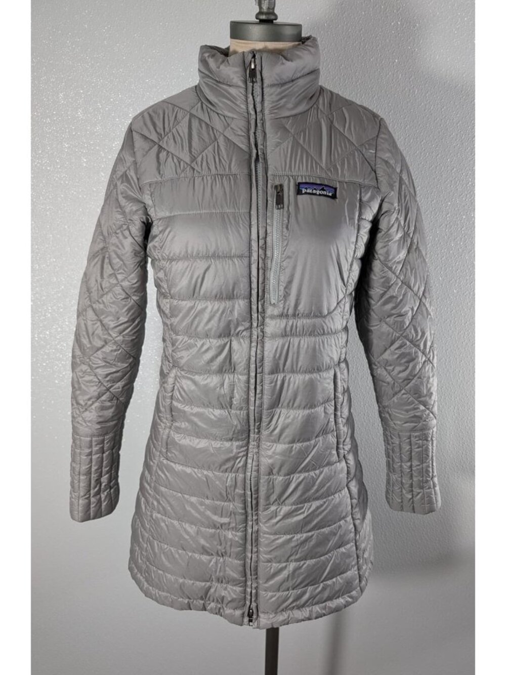 Patagonia Women's size Small Gray Quilted Insulated Jacket Full Zip